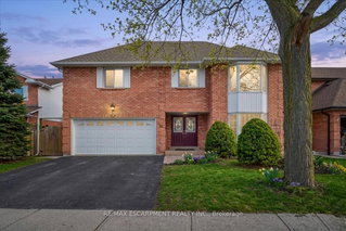 54 GOLDCREST Drive