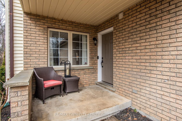 13 - 20 Forrest Avenue W