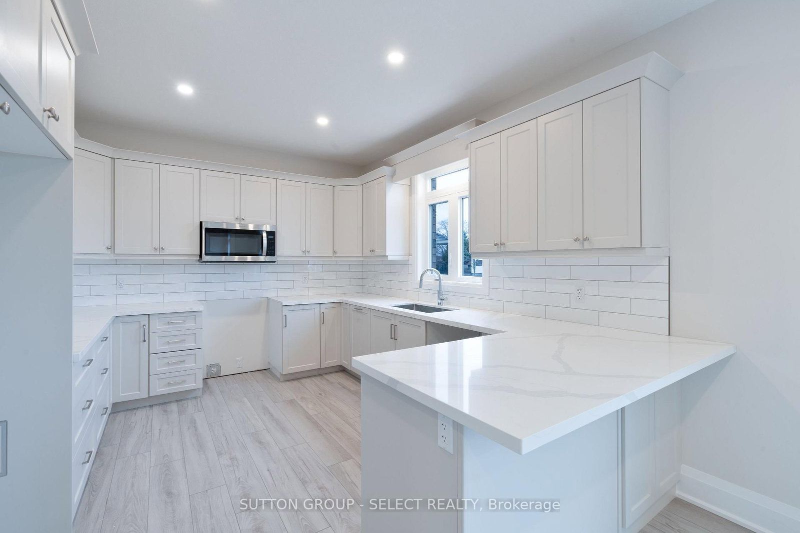 241 LEITCH Street • Dutton/Dunwich, ON photo 12