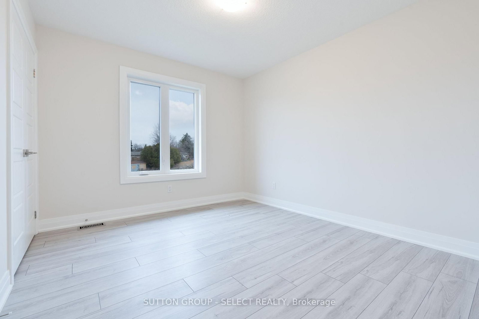 241 LEITCH Street • Dutton/Dunwich, ON photo 32