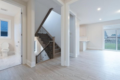 241 LEITCH Street • Dutton/Dunwich, ON photo 6