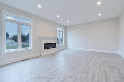 241 LEITCH Street • Dutton/Dunwich, ON photo 8