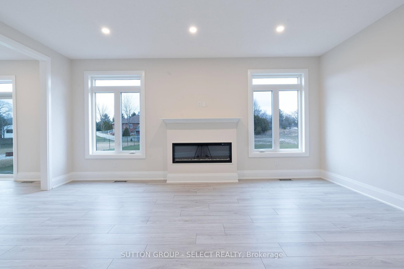 241 LEITCH Street • Dutton/Dunwich, ON photo 9