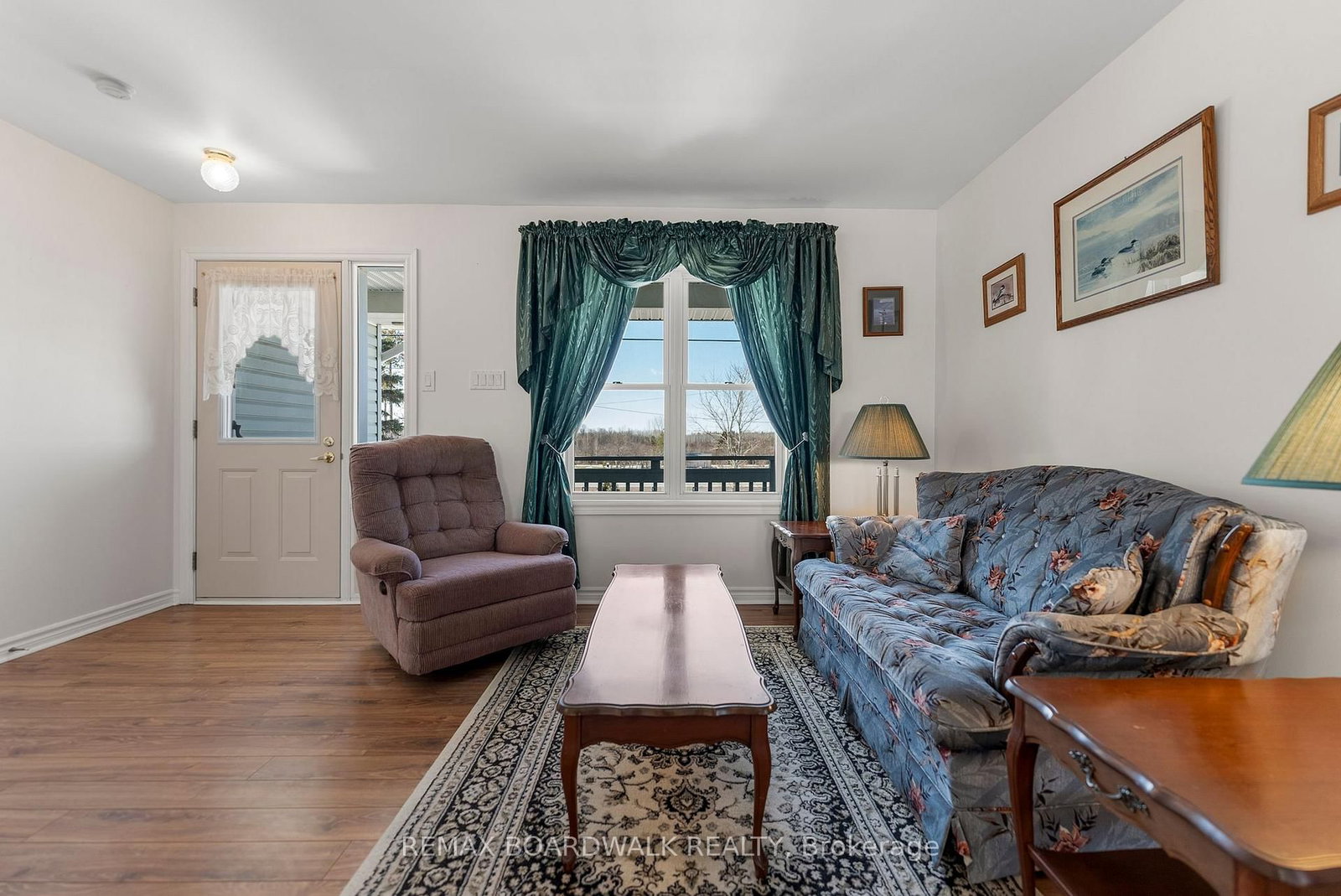 Listing Image 7