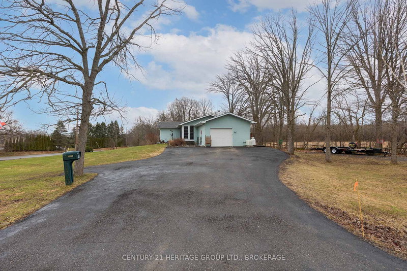 5453 Petworth Rd, Harrowsmith, K0H 1V0 | Image 2