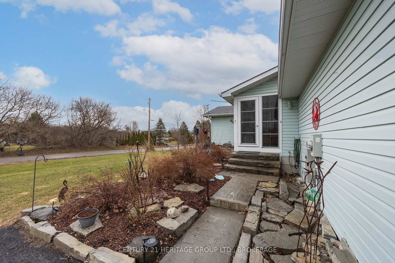 5453 Petworth Rd, Harrowsmith, K0H 1V0 | Image 3