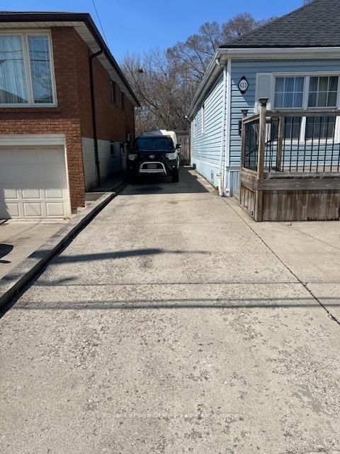 623 Knox Ave, Hamilton, L8H 6K2 | Image 3