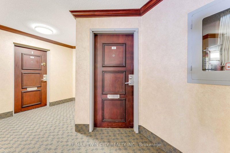 102 - 250 Glenridge Dr, Waterloo, N2J 4H8 | Image 2