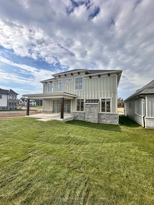 86 Inverness Street N