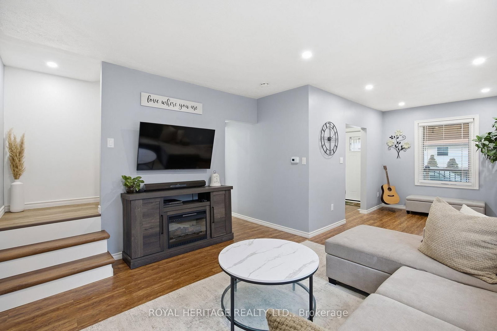 Detached House for sale at 395 Edison Avenue, Peterborough, Ontario, K9J 4G4 - Otonabee Ward 1 - MLS: X12997248