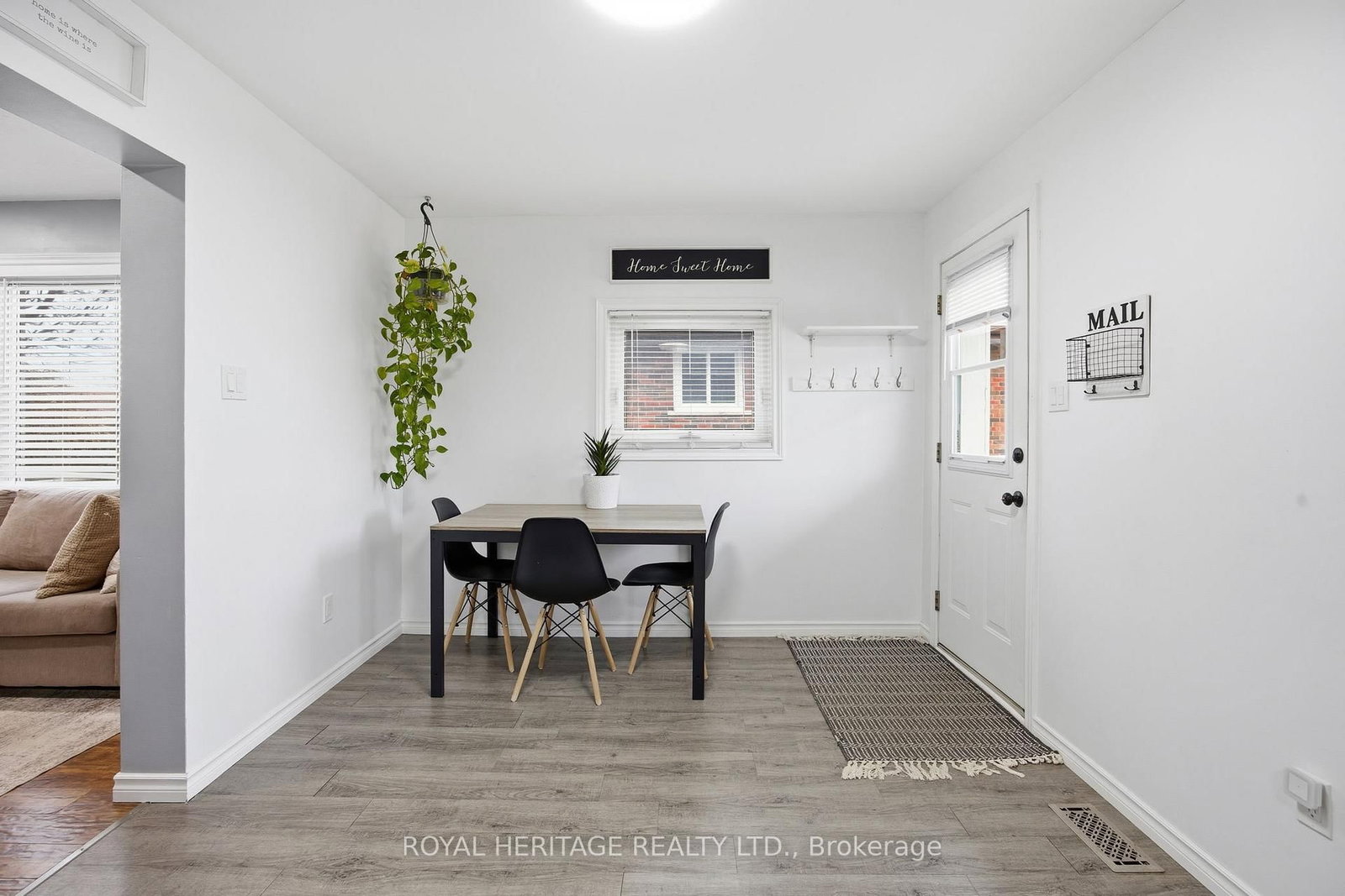 Detached House for sale at 395 Edison Avenue, Peterborough, Ontario, K9J 4G4 - Otonabee Ward 1 - MLS: X12997248