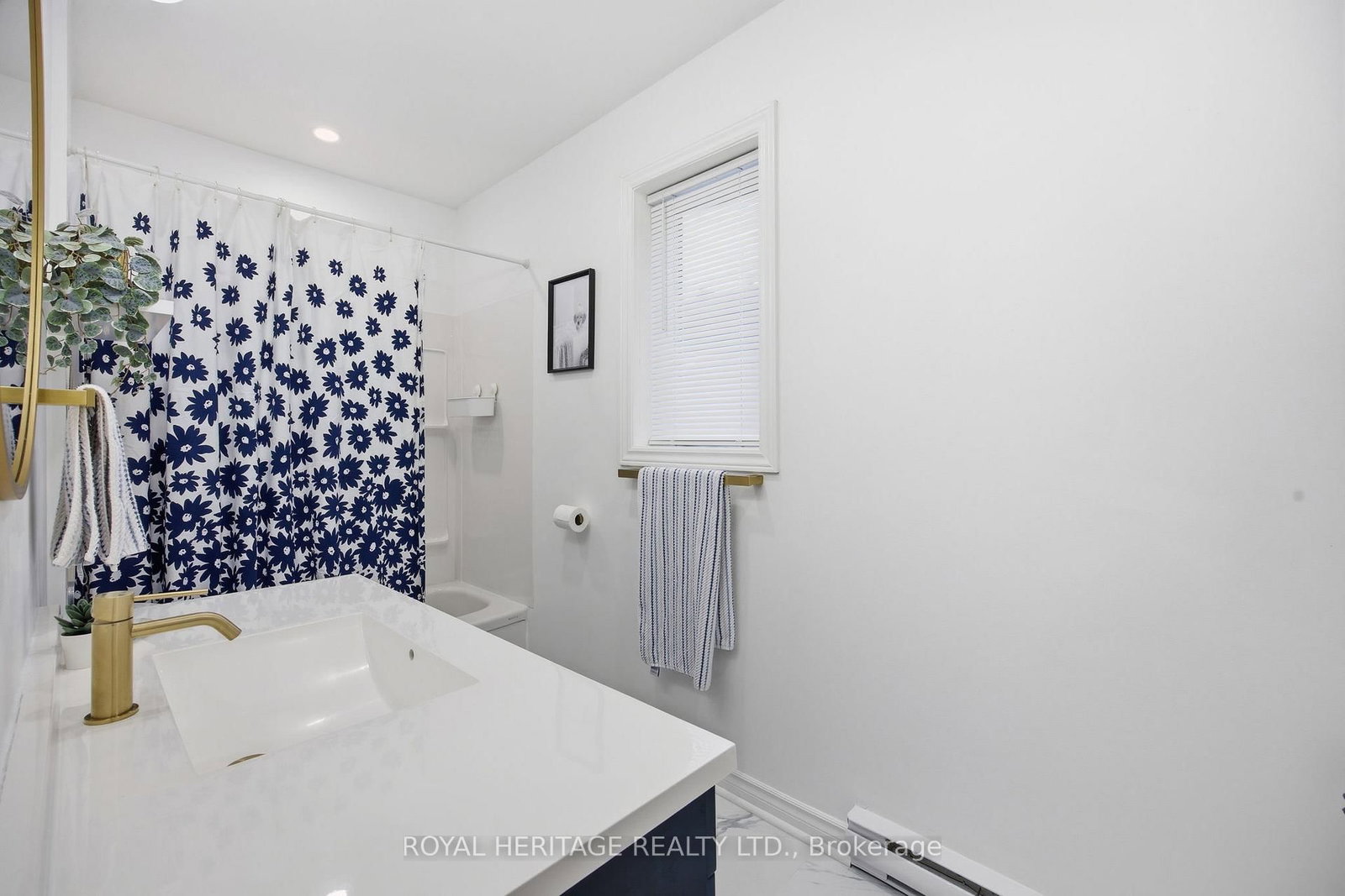 Detached House for sale at 395 Edison Avenue, Peterborough, Ontario, K9J 4G4 - Otonabee Ward 1 - MLS: X12997248