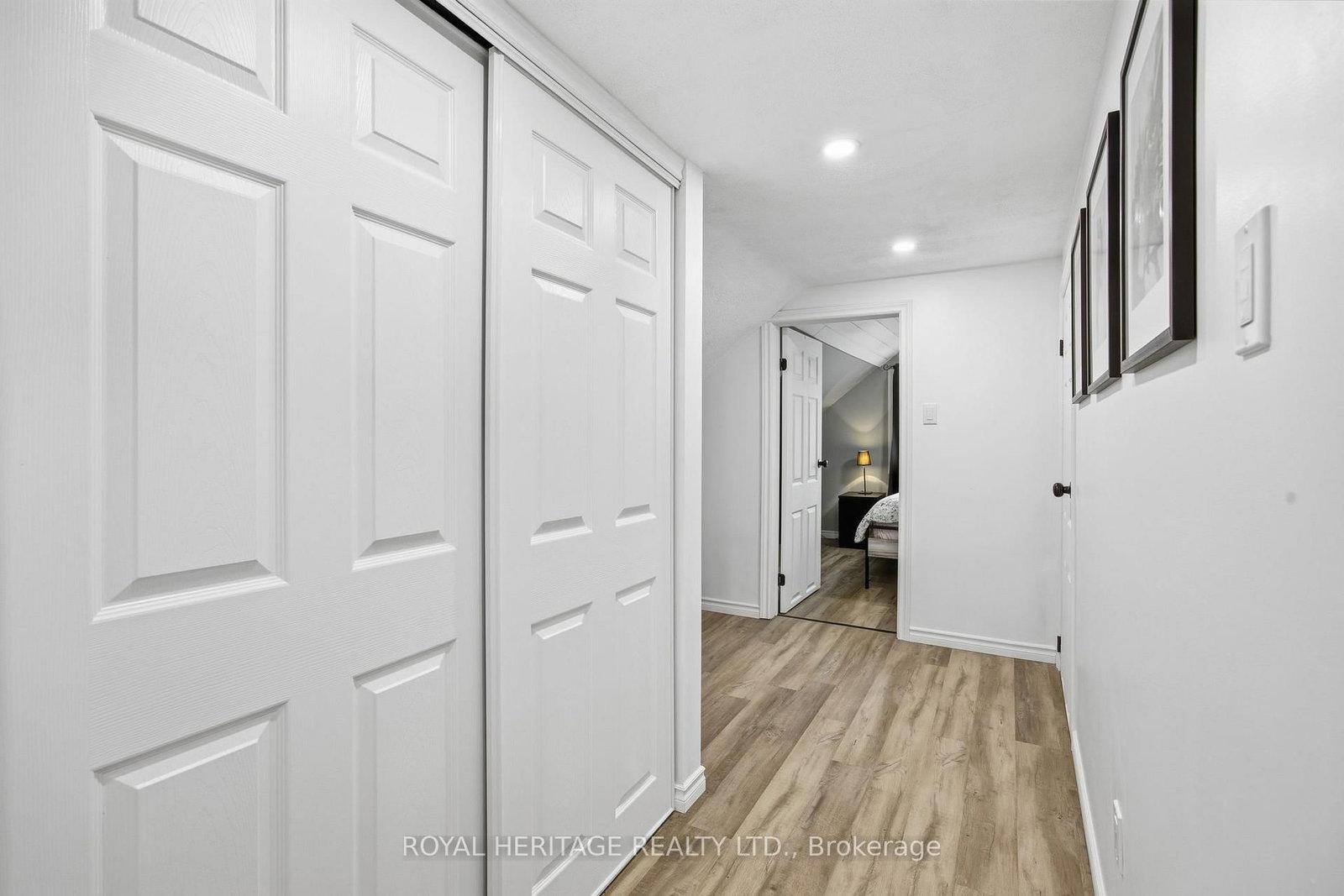 Detached House for sale at 395 Edison Avenue, Peterborough, Ontario, K9J 4G4 - Otonabee Ward 1 - MLS: X12997248