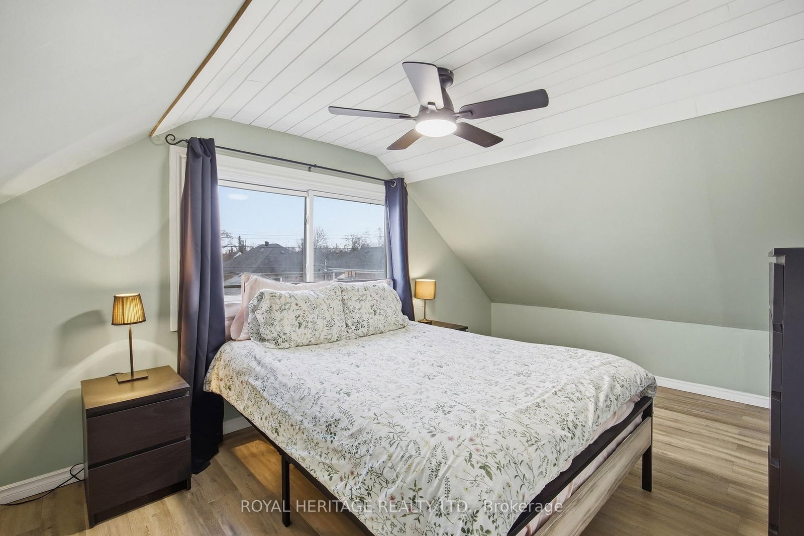 Detached House for sale at 395 Edison Avenue, Peterborough, Ontario, K9J 4G4 - Otonabee Ward 1 - MLS: X12997248