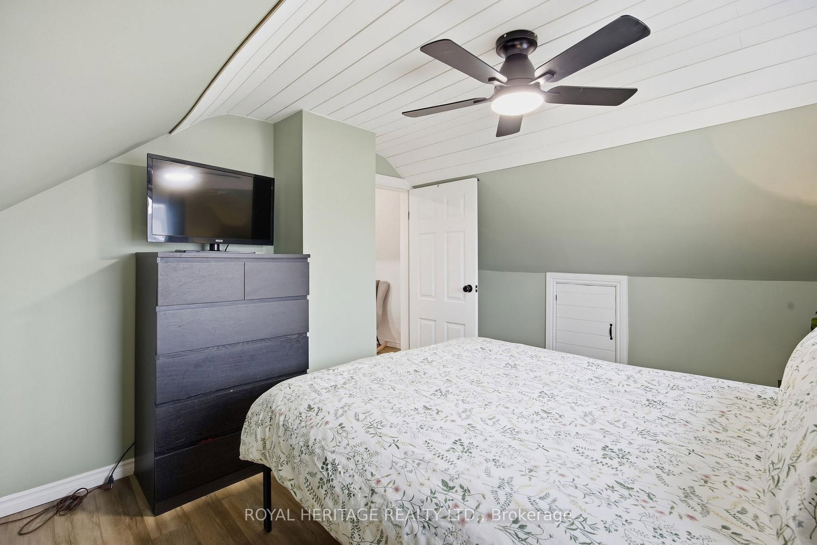 Detached House for sale at 395 Edison Avenue, Peterborough, Ontario, K9J 4G4 - Otonabee Ward 1 - MLS: X12997248