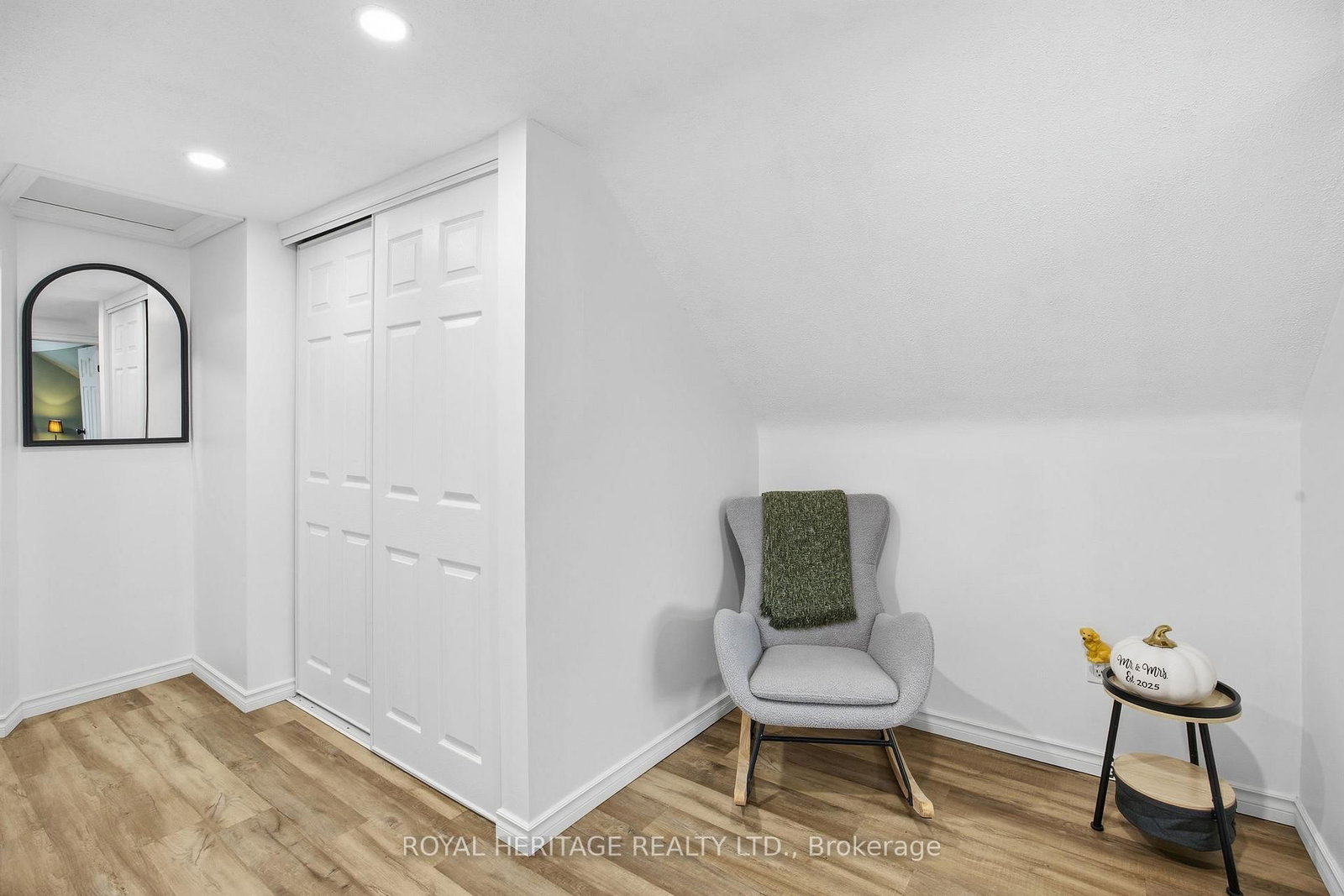 Detached House for sale at 395 Edison Avenue, Peterborough, Ontario, K9J 4G4 - Otonabee Ward 1 - MLS: X12997248