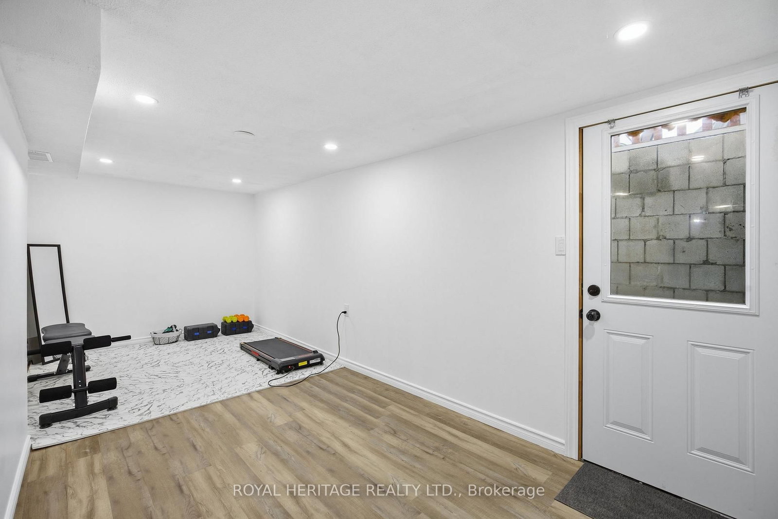 Detached House for sale at 395 Edison Avenue, Peterborough, Ontario, K9J 4G4 - Otonabee Ward 1 - MLS: X12997248