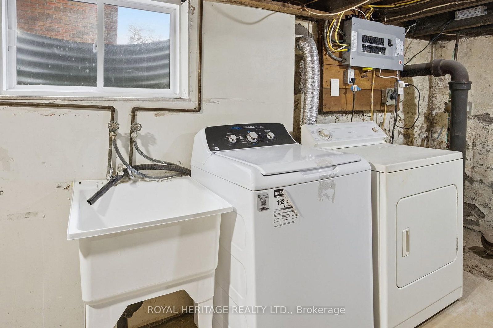 Detached House for sale at 395 Edison Avenue, Peterborough, Ontario, K9J 4G4 - Otonabee Ward 1 - MLS: X12997248