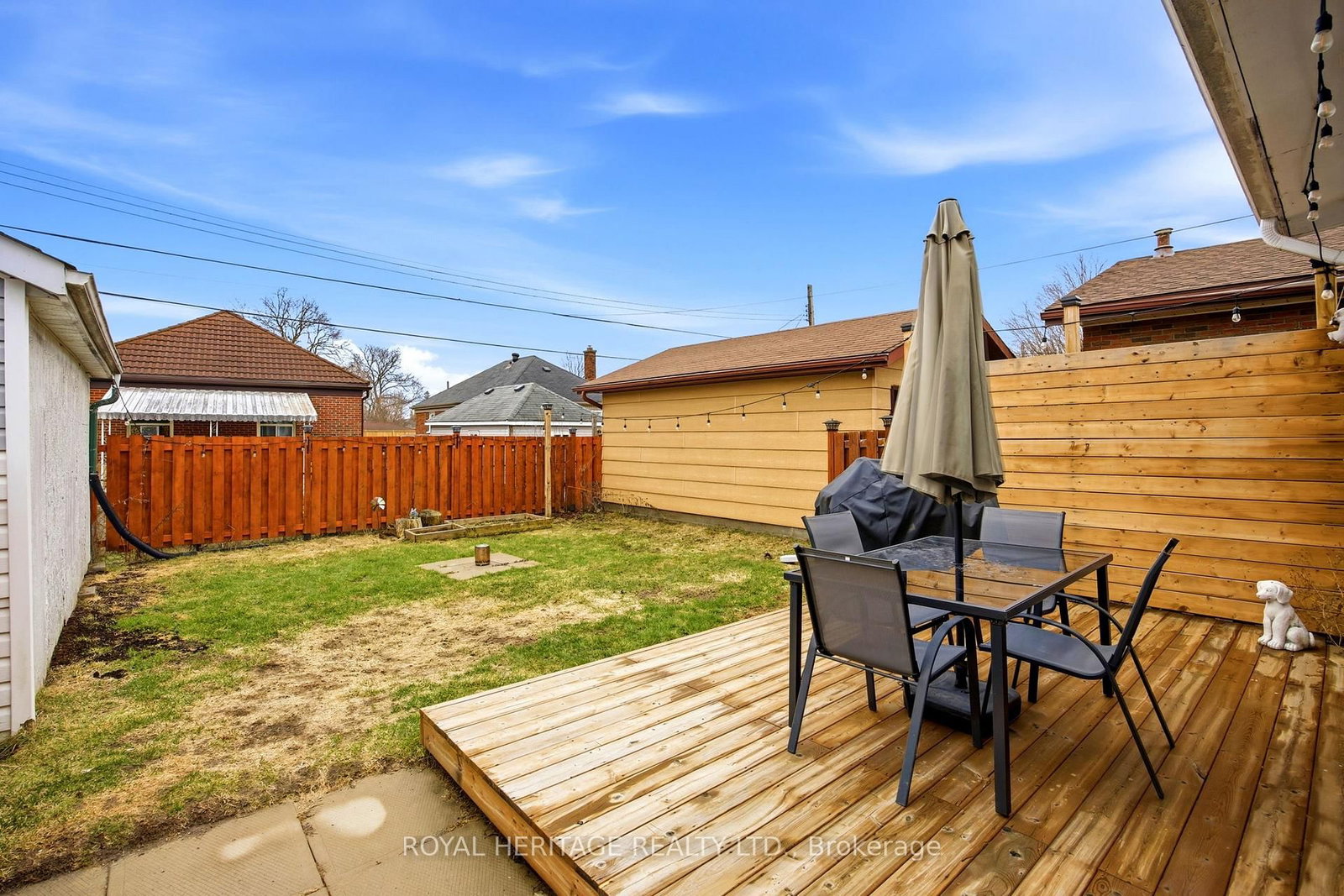 Detached House for sale at 395 Edison Avenue, Peterborough, Ontario, K9J 4G4 - Otonabee Ward 1 - MLS: X12997248