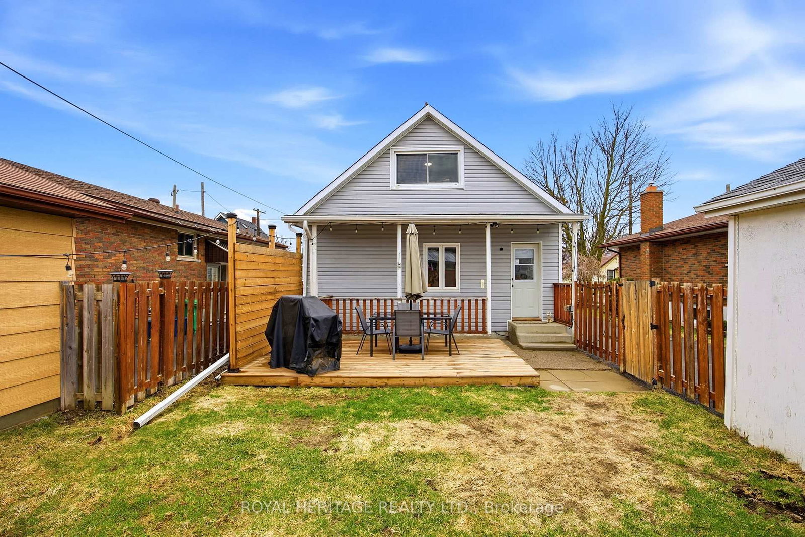 Detached House for sale at 395 Edison Avenue, Peterborough, Ontario, K9J 4G4 - Otonabee Ward 1 - MLS: X12997248