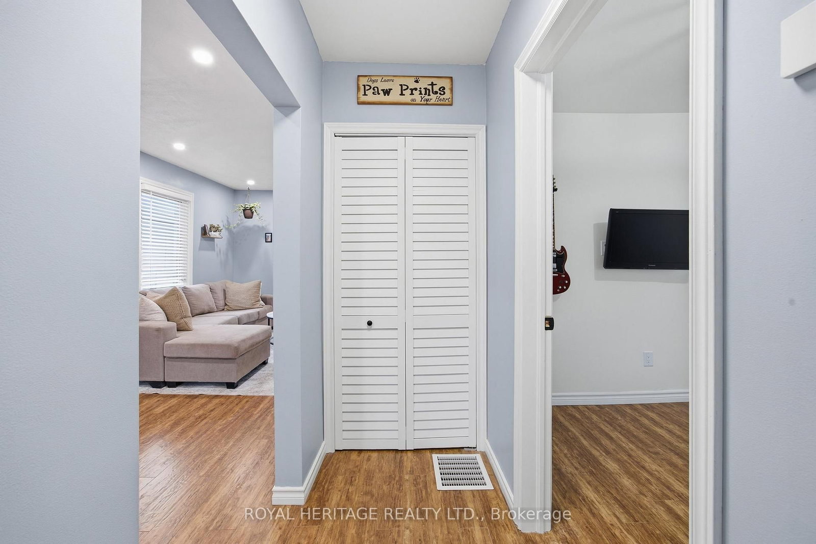 Detached House for sale at 395 Edison Avenue, Peterborough, Ontario, K9J 4G4 - Otonabee Ward 1 - MLS: X12997248