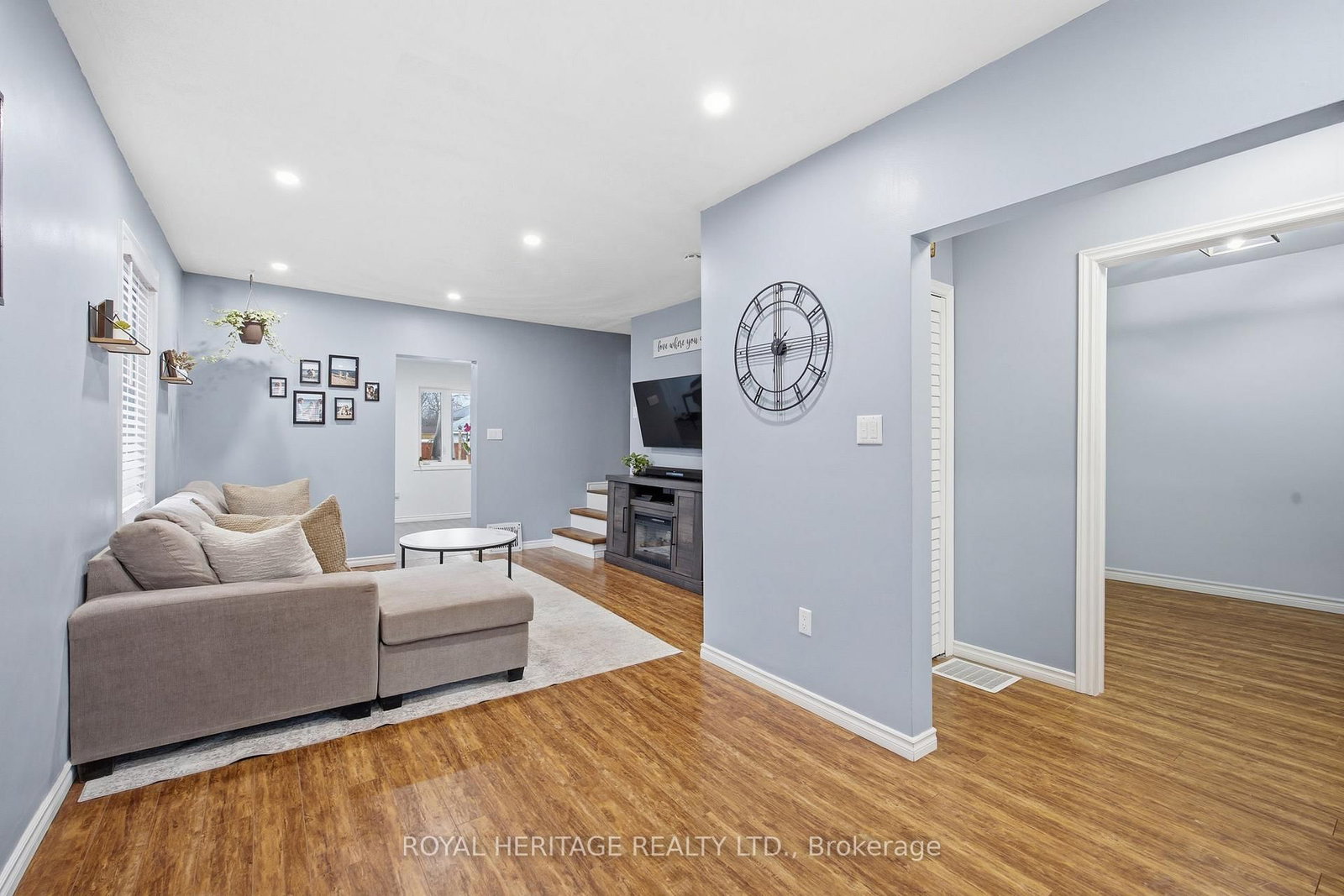 Detached House for sale at 395 Edison Avenue, Peterborough, Ontario, K9J 4G4 - Otonabee Ward 1 - MLS: X12997248