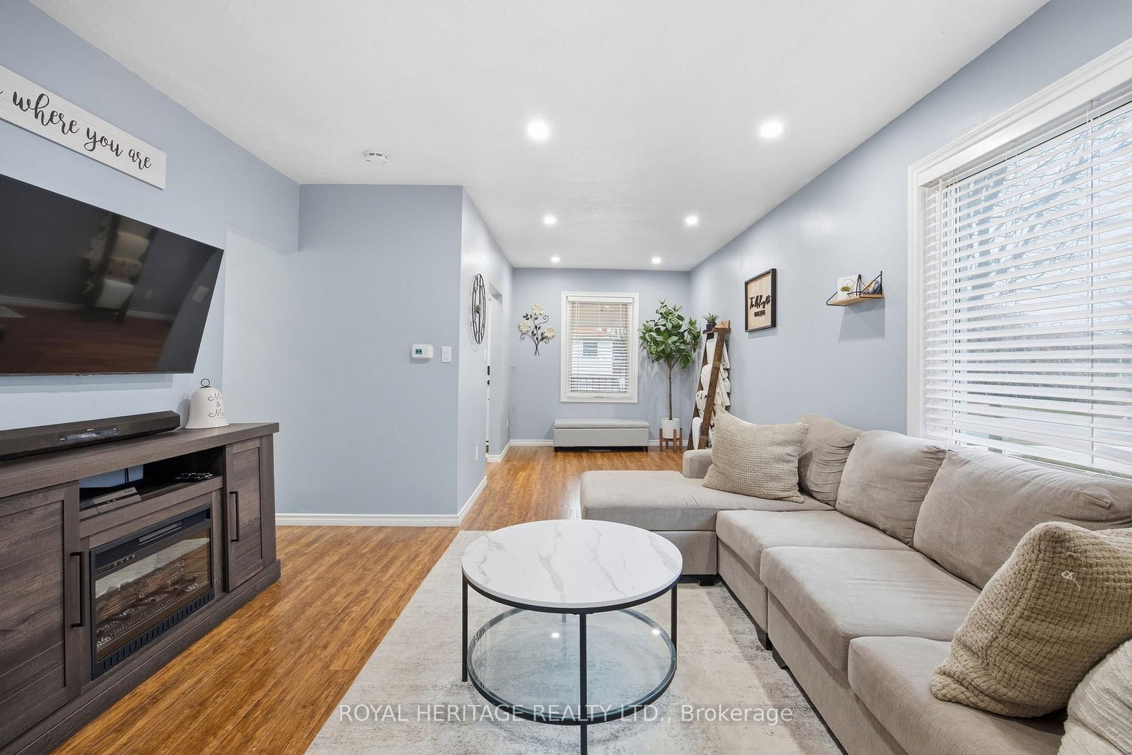 Detached House for sale at 395 Edison Avenue, Peterborough, Ontario, K9J 4G4 - Otonabee Ward 1 - MLS: X12997248