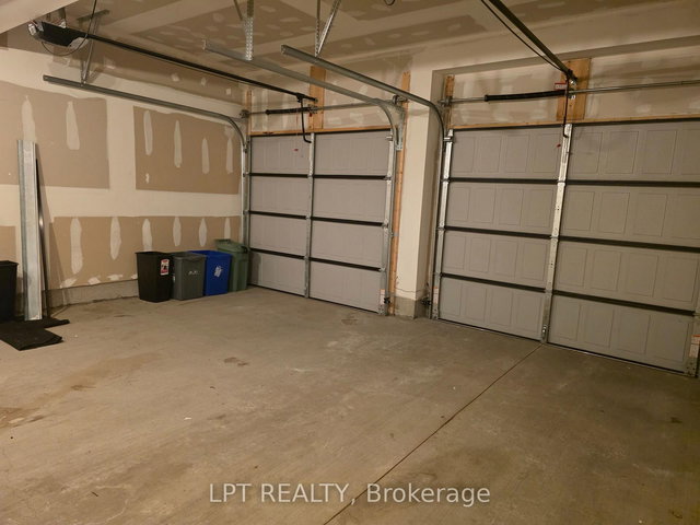 18 - 177 Edgevalley Road W W