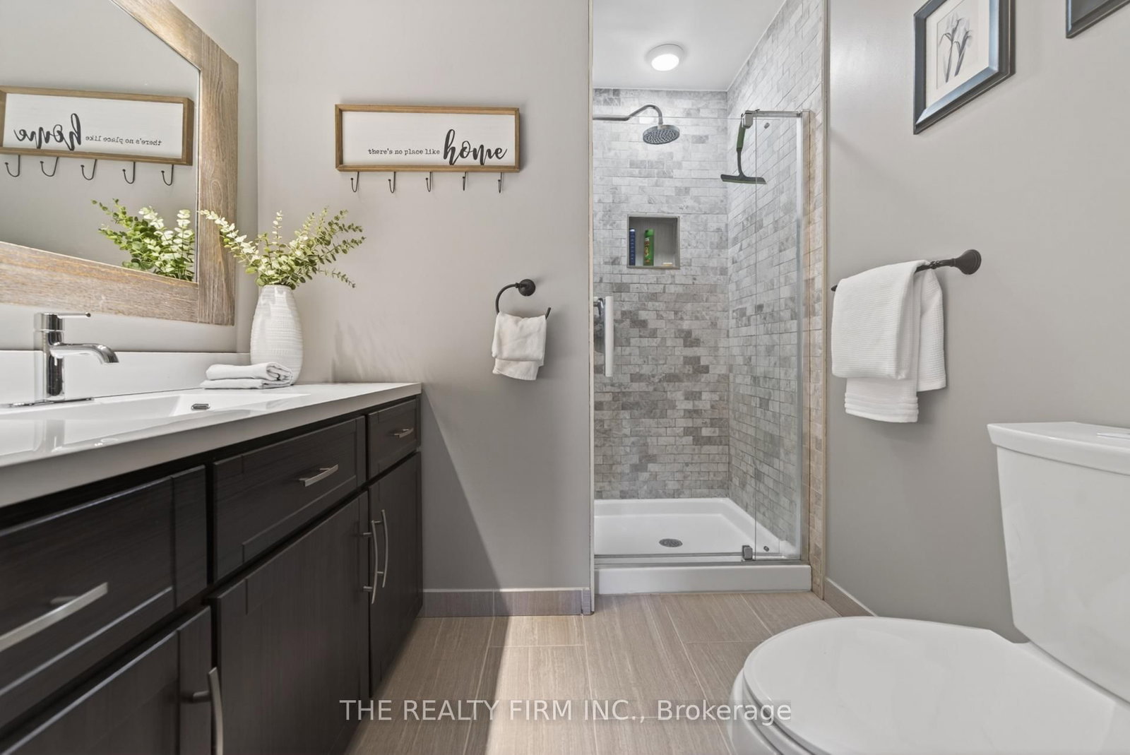 Detached House for sale at 25 La Mantia Avenue, Strathroy-Caradoc, Ontario, N7G 3Z5 - SW - MLS: X12997326