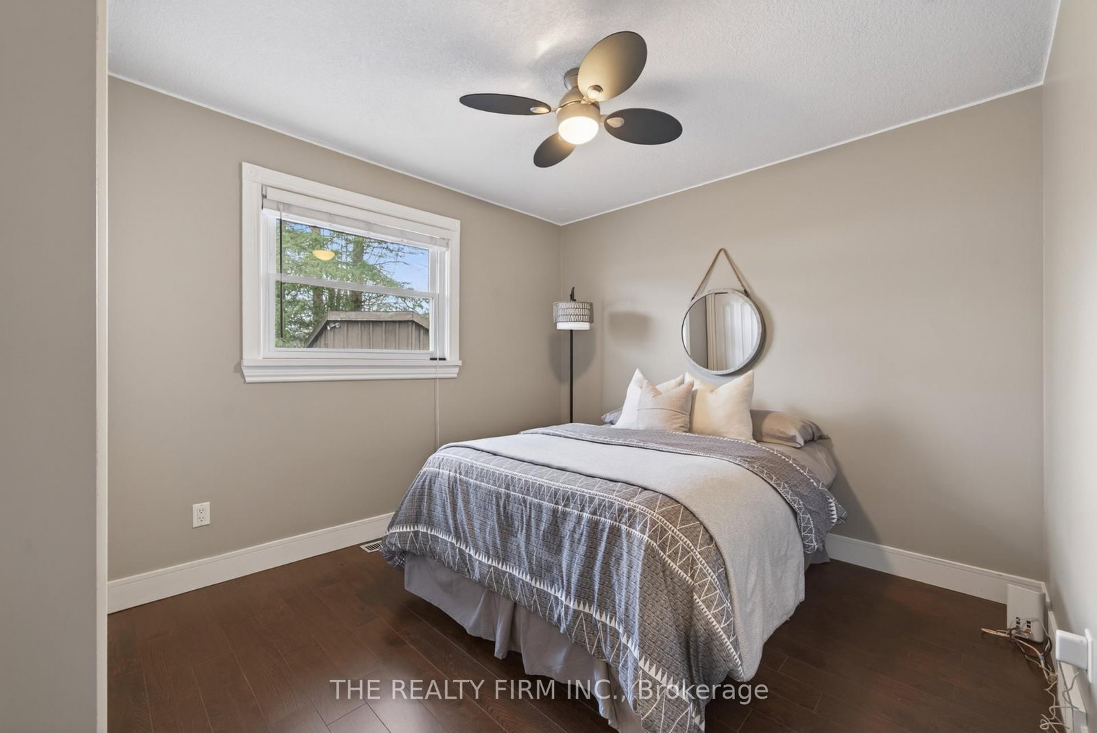 Detached House for sale at 25 La Mantia Avenue, Strathroy-Caradoc, Ontario, N7G 3Z5 - SW - MLS: X12997326