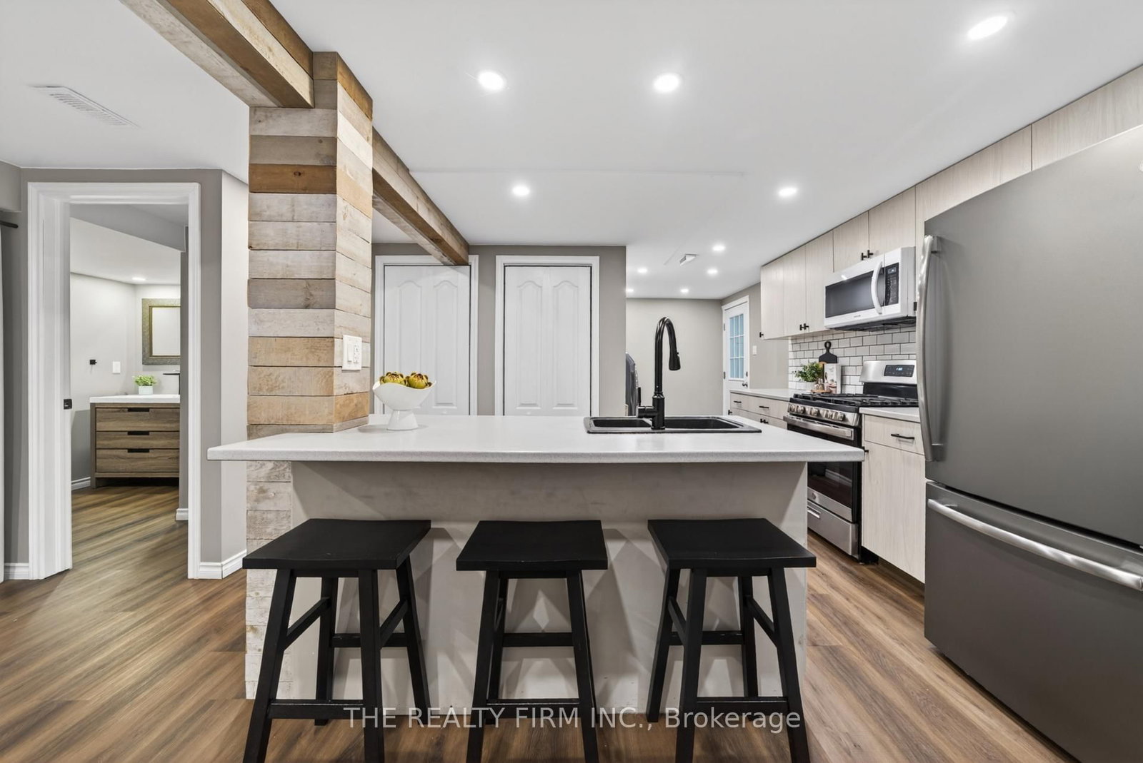 Detached House for sale at 25 La Mantia Avenue, Strathroy-Caradoc, Ontario, N7G 3Z5 - SW - MLS: X12997326