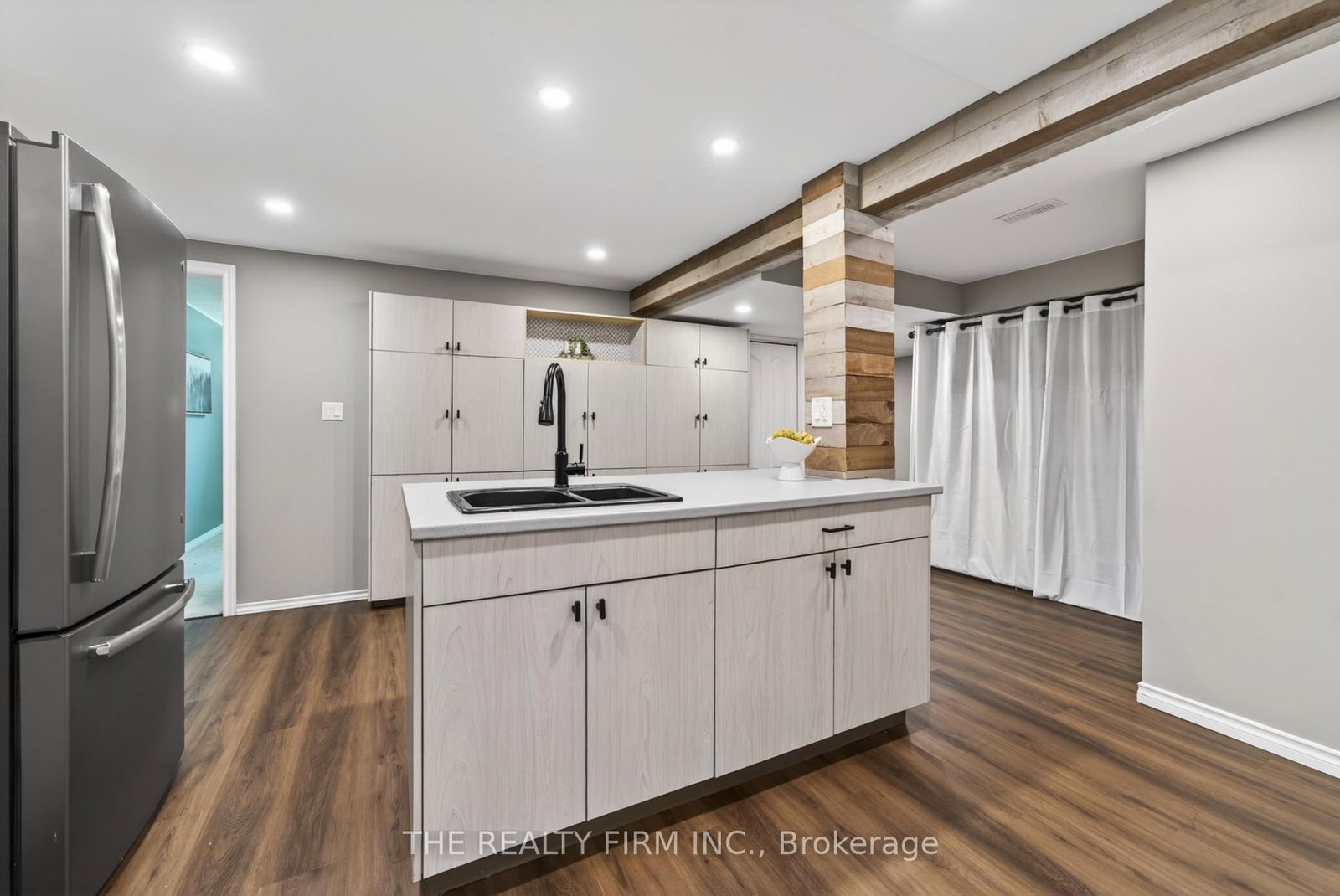 Detached House for sale at 25 La Mantia Avenue, Strathroy-Caradoc, Ontario, N7G 3Z5 - SW - MLS: X12997326