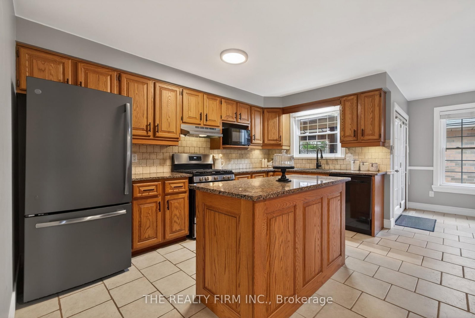 Detached House for sale at 25 La Mantia Avenue, Strathroy-Caradoc, Ontario, N7G 3Z5 - SW - MLS: X12997326