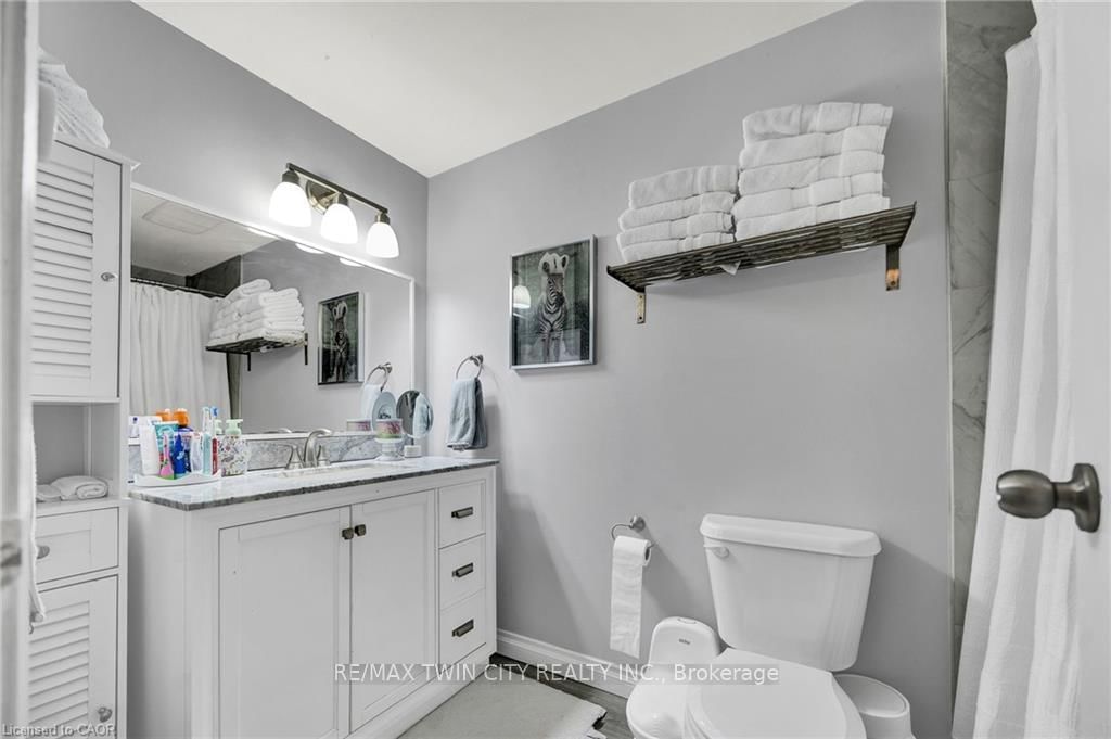 655 Albert Street, Unit C - Photo 10