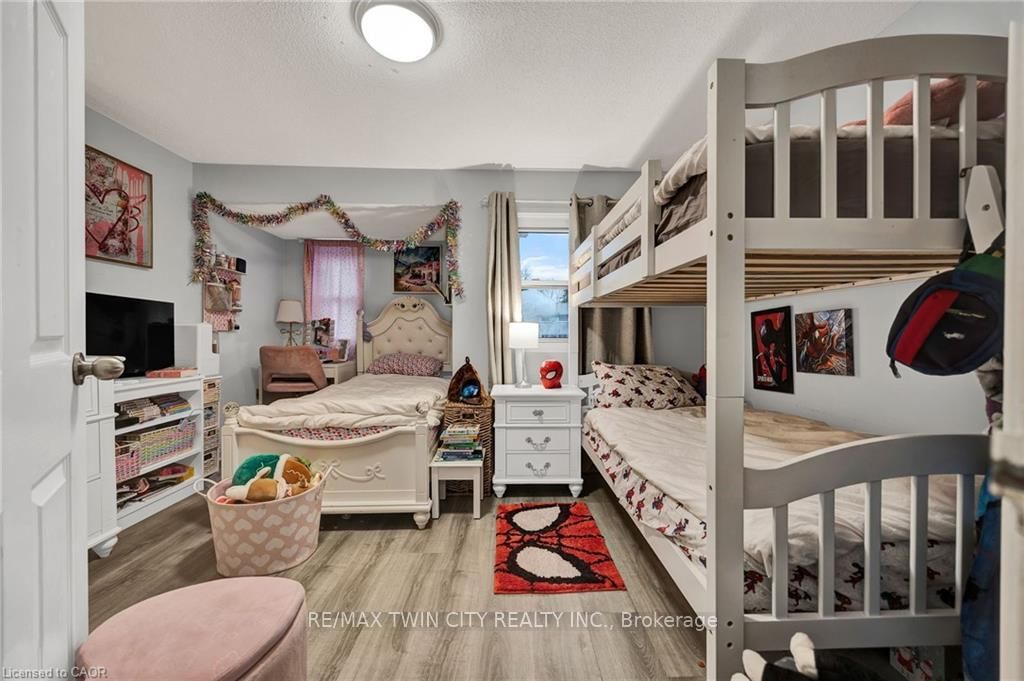 655 Albert Street, Unit C - Photo 11