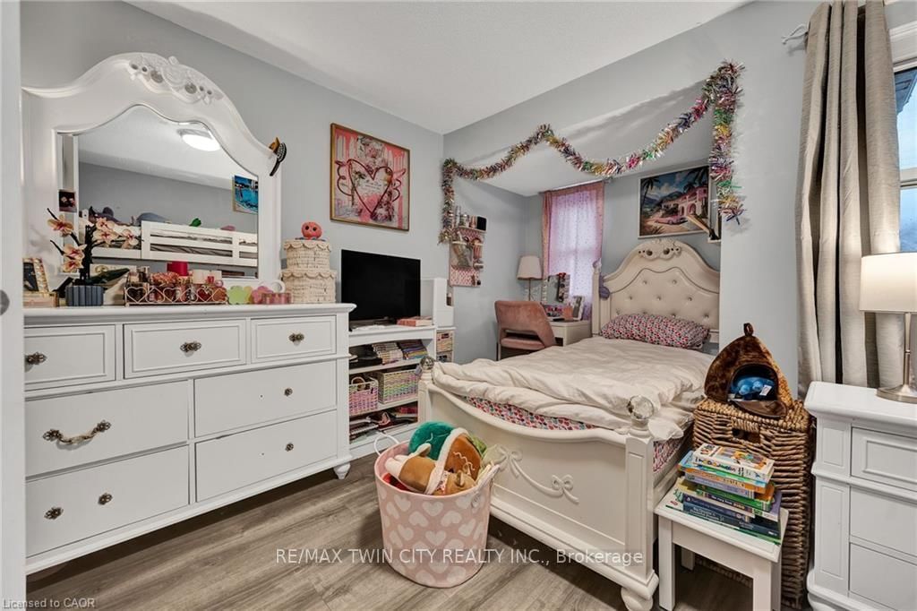 655 Albert Street, Unit C - Photo 12