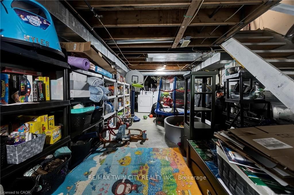 655 Albert Street, Unit C - Photo 14