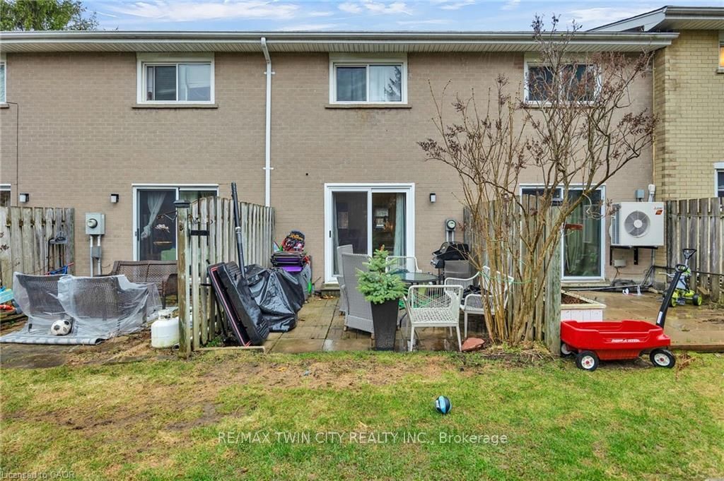 655 Albert Street, Unit C - Photo 15