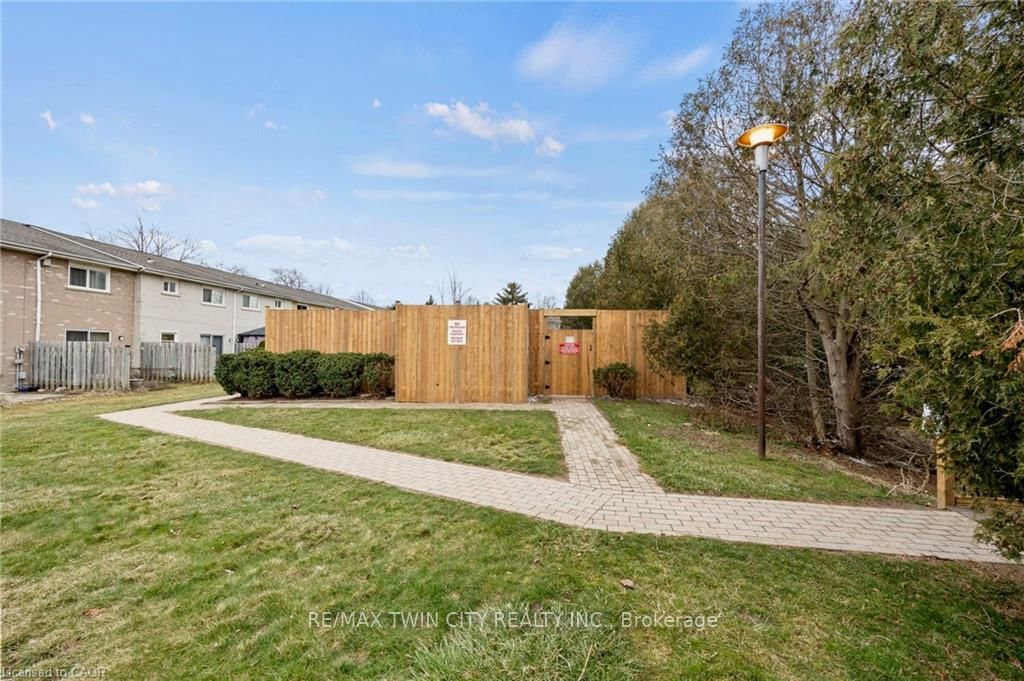 655 Albert Street, Unit C - Photo 18