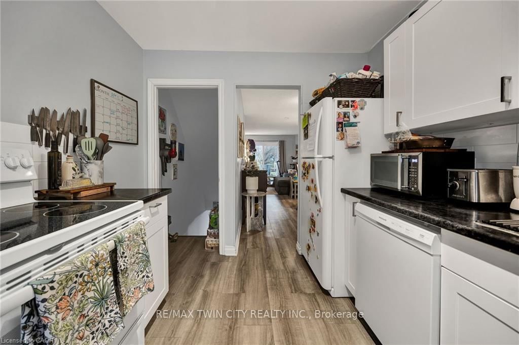 655 Albert Street, Unit C - Photo 3
