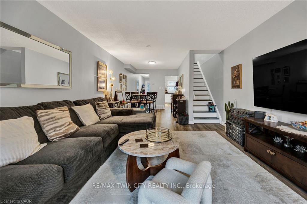 655 Albert Street, Unit C - Photo 5