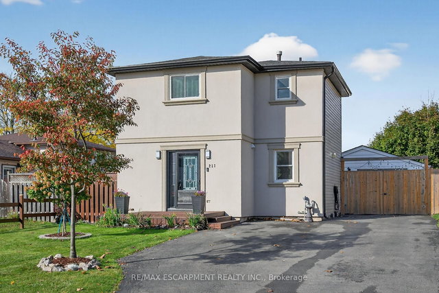 211 Birchcliffe Crescent