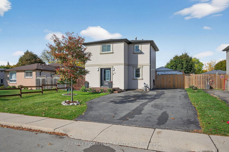 211 Birchcliffe Cres, Hamilton, L8T 4L1 | Image 2