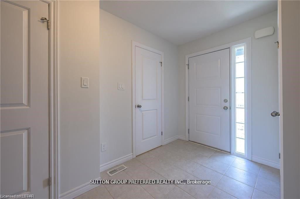 343 Kennington Way - Photo 2