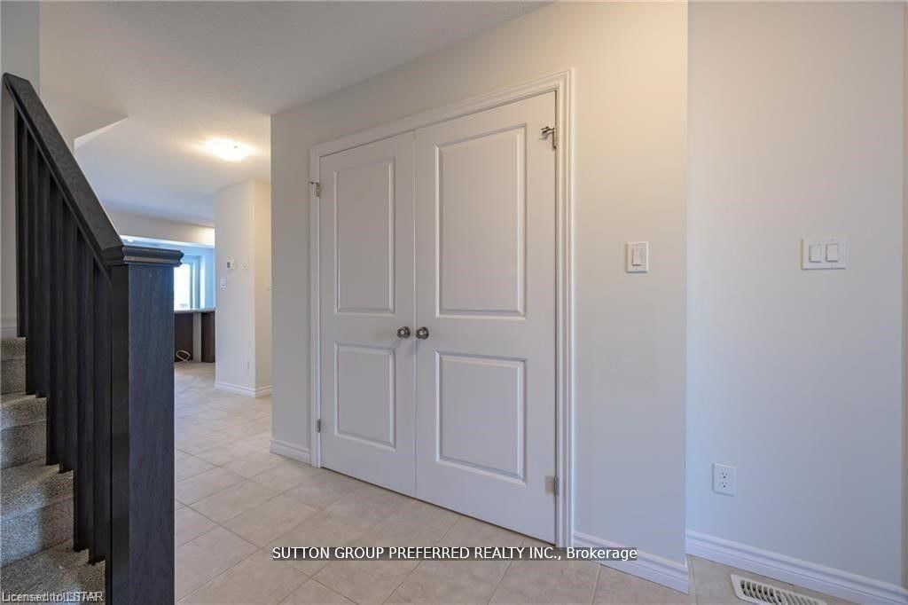 343 Kennington Way - Photo 3