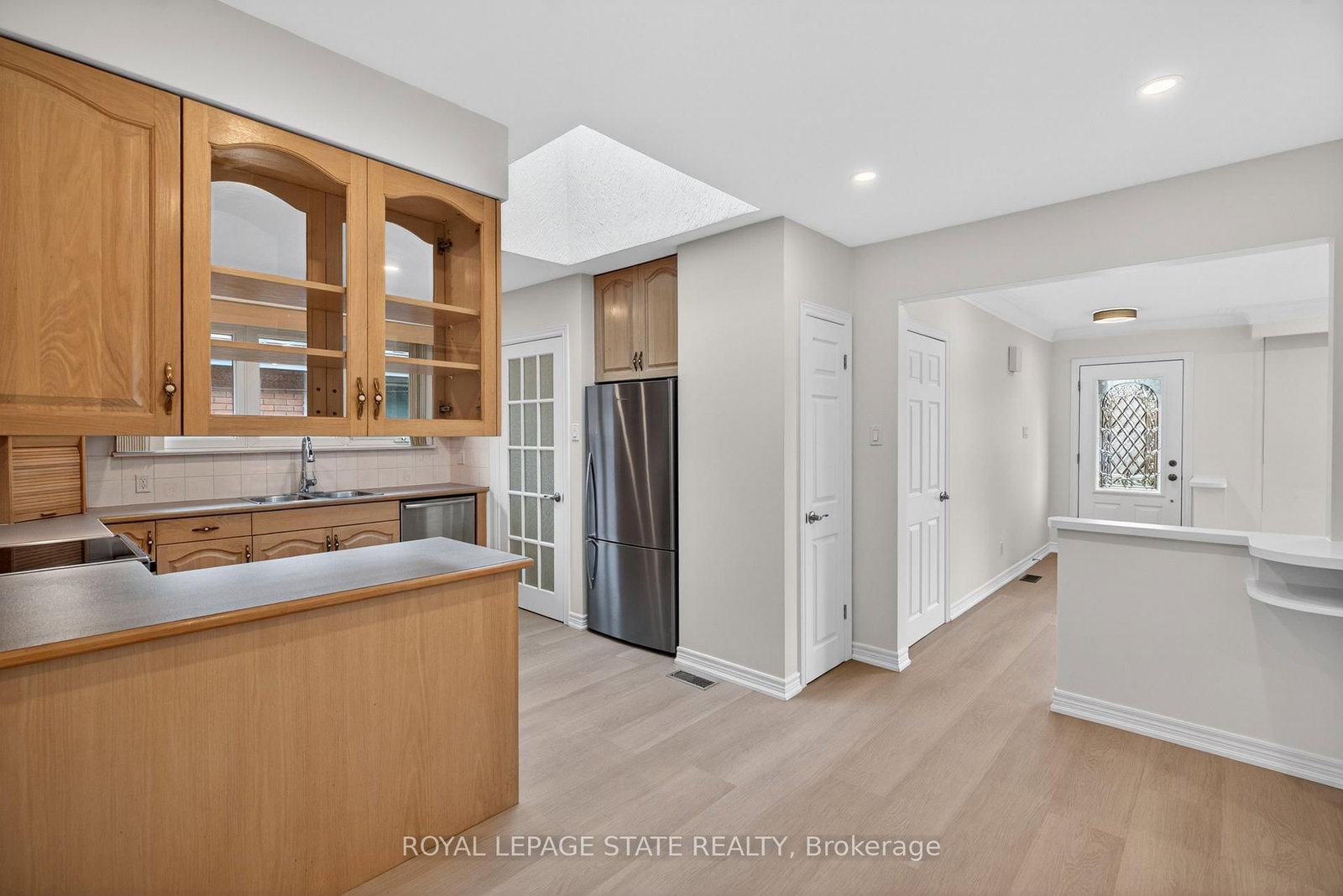 Detached House for sale at 188 Tuxedo Avenue, Hamilton, Ontario, L8K 2S4 - Delta - MLS: X12997900