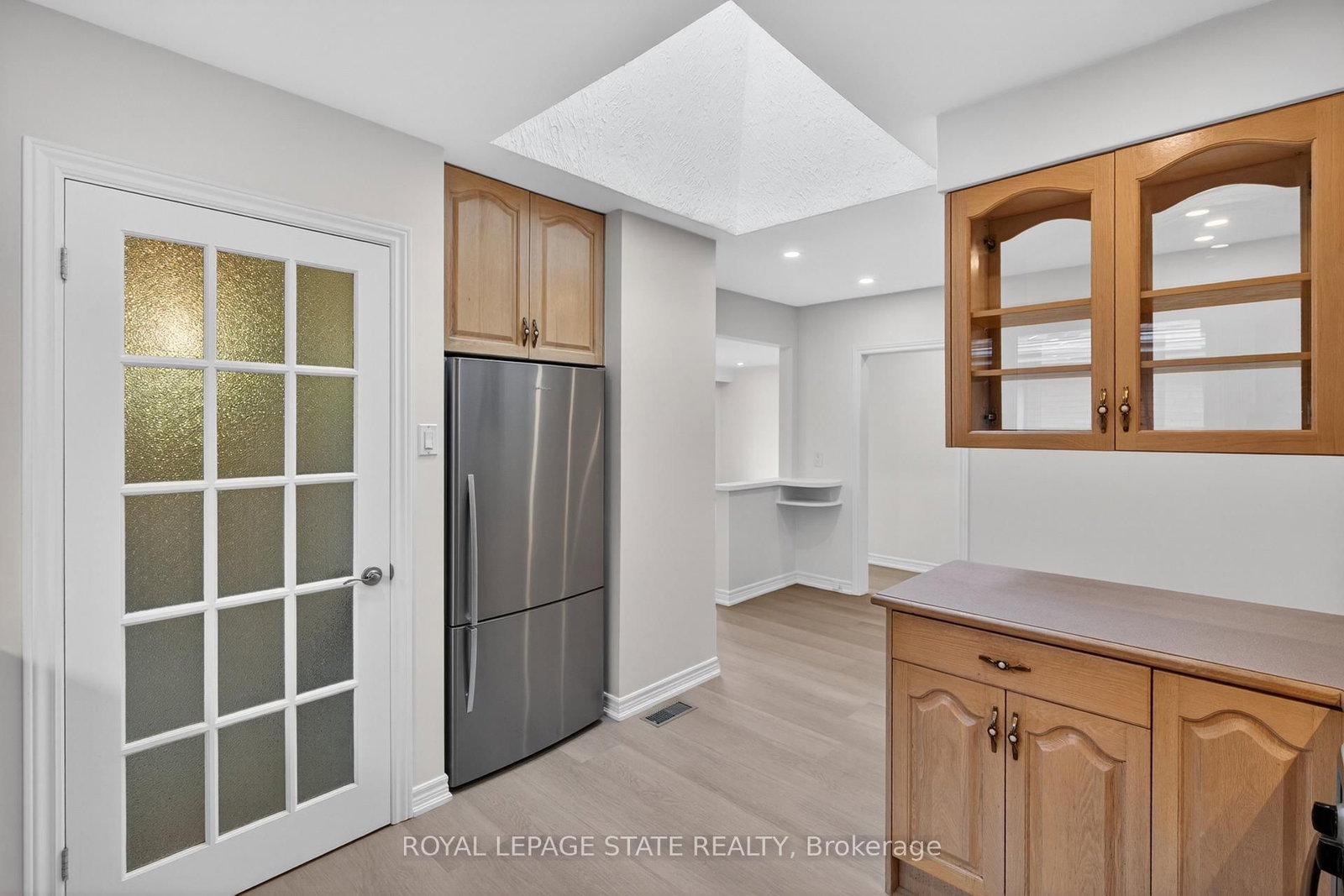 Detached House for sale at 188 Tuxedo Avenue, Hamilton, Ontario, L8K 2S4 - Delta - MLS: X12997900