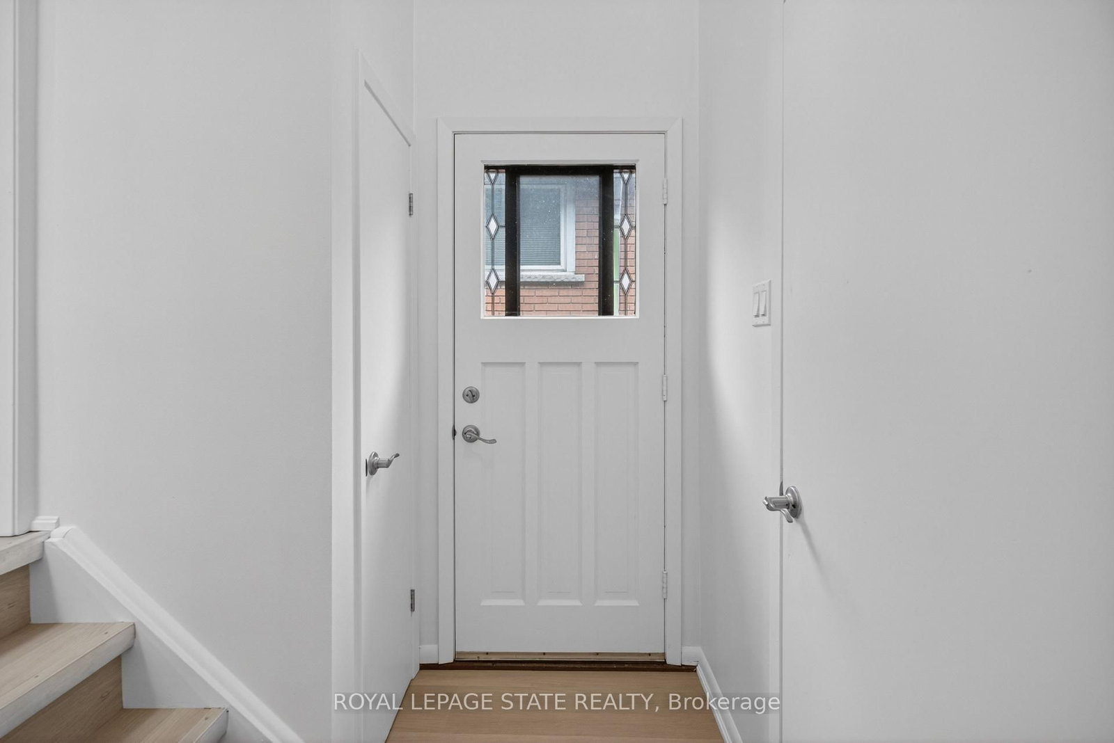 Detached House for sale at 188 Tuxedo Avenue, Hamilton, Ontario, L8K 2S4 - Delta - MLS: X12997900