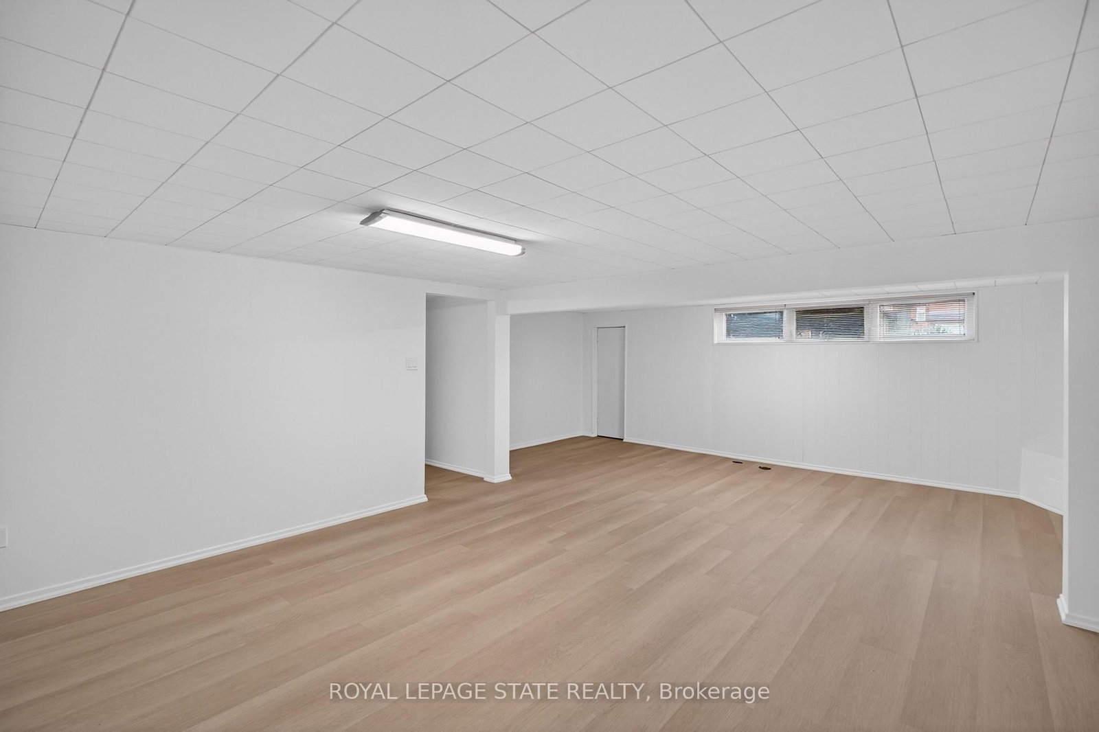 Detached House for sale at 188 Tuxedo Avenue, Hamilton, Ontario, L8K 2S4 - Delta - MLS: X12997900