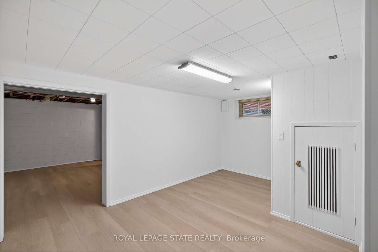 Detached House for sale at 188 Tuxedo Avenue, Hamilton, Ontario, L8K 2S4 - Delta - MLS: X12997900